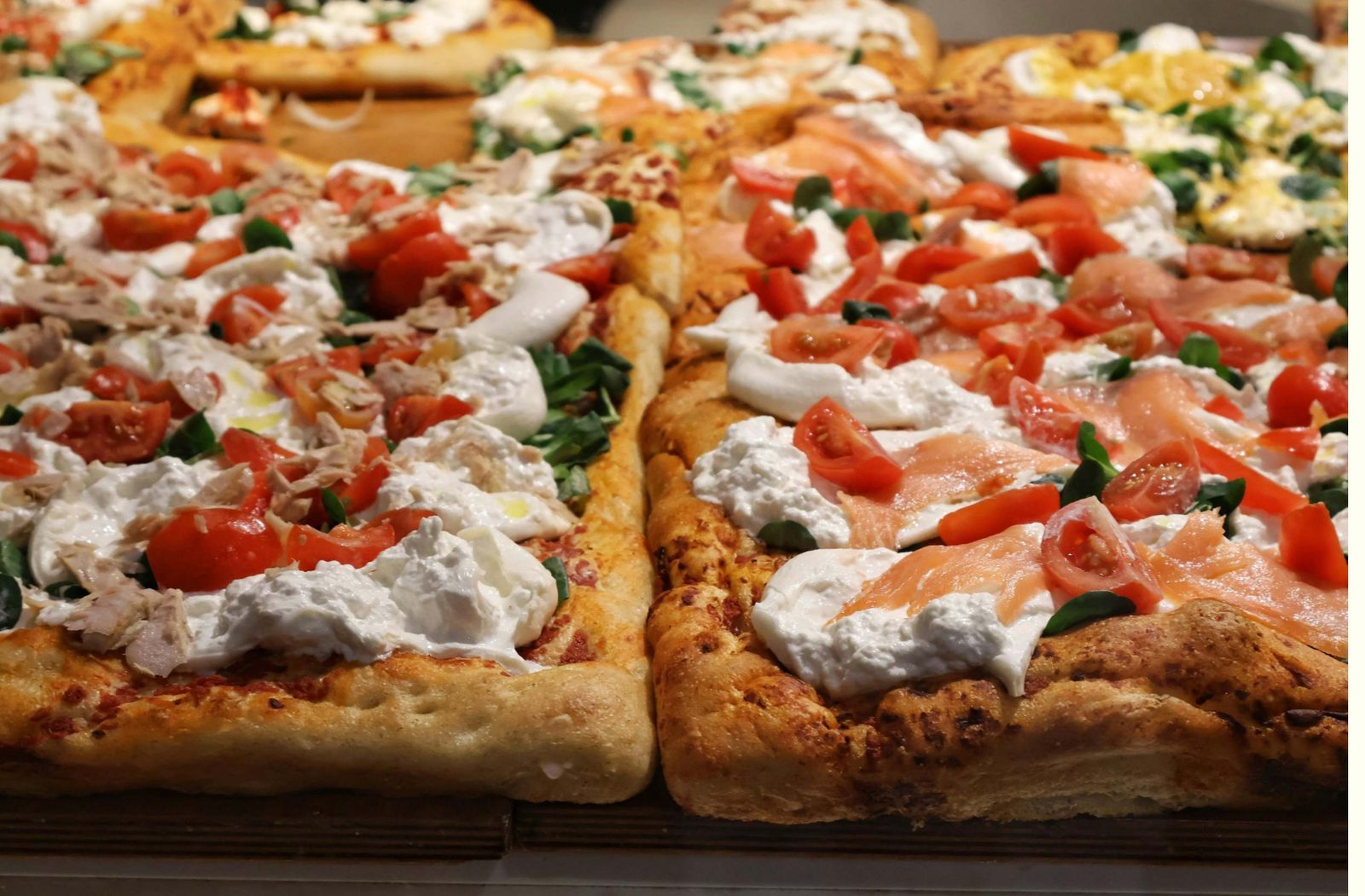 Pizza al trancio Crancio appena sfornata